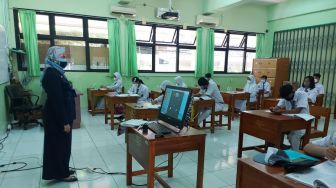 Pasca Sekolah Ditutup 14 Hari, PTM 100 Persen di SMKN 35 Jakarta Kembali Digelar