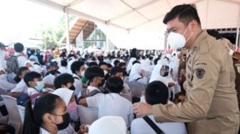 Ribuan Pelajar Gowa Antre Vaksin, Berharap Sekolah Tatap Muka Segera Digelar