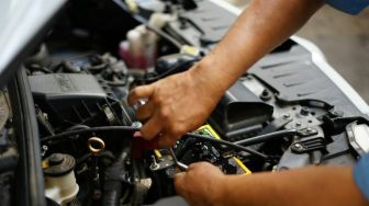Ngerawat Mobil Gak Pake Duit? Ternyata Gampang, Orang Males Aja Bisa!