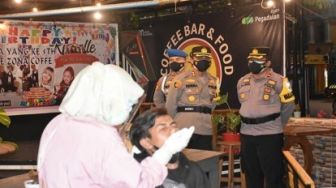 Pimpin Operasi, Kapolres Kuansing Temukan Pengunjung Kuliner Positif Covid