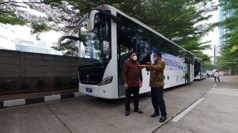 Serah Terima Bus Listrik Merek MAB Tipe MD 12E NF kepada PT RAPP