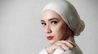 13 Gaya Hijab Putri Anne Saloka, Stylish Anti Ribet