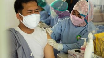 Penyitas Kangker dan Thalasemia Vaksin di RSUD Tangerang, Nakes Wanti-wanti Hal Ini