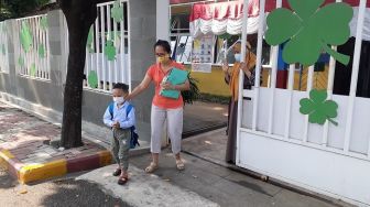 Anak Bangun Siang, Ortu Siswa TK Curhat Kerepotan usai Sekolah di Jakarta Dibuka Lagi