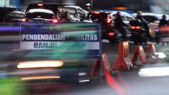 Sebanyak 49 Mobil Terjaring di Hari Pertama Tilang Ganjil-genap Jakarta