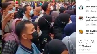 Lagi-lagi Bikin Kerumunan, Warga Prabumulih Ramai Antre Vaksin di Mal