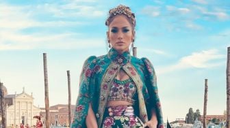 Jennifer Lopez Hapus Postingan Instagram dan Pasang Foto Profil Hitam di Media Sosial Lain, Ada Apa?