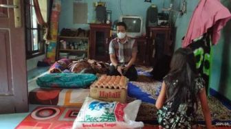 Karang Taruna Kunjungi Warga Lumpuh dan Penderita Diabetes