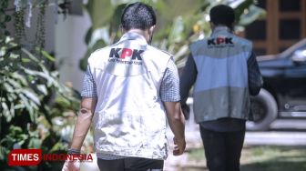 Kasus Jual Beli jabatan Kades, KPK Geledah Rumah Dinas Bupati Probolinggo