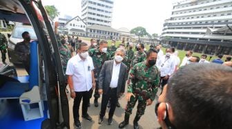 Bantu Penunjang Kesehatan TNI AD, BRI Serahkan 6 Unit Ambulans Mini ICU