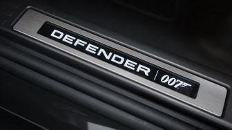 Edisi Khusus James Bond, Land Rover Sebarkan 300 Unit Mobil Spesial Bagi Para Pencintanya