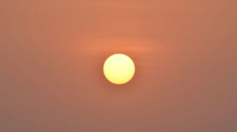 Mau Lihat Matahari Terbit dari Barat ? Di Sini Tempatnya