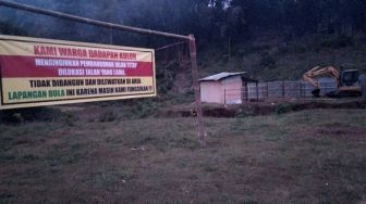 Warga Protes Lapangan Sepak Bola di Malang Mau Digilas Proyek Pembangunan Jalan