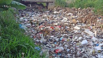 Pemkab Bekasi Terkendala Alat Berat Bersihkan Saluran Irigasi di Tambun Utara