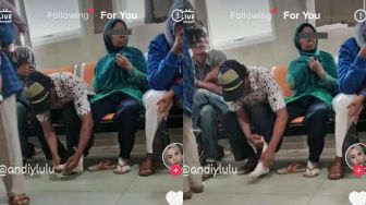 Diduga Suami-Istri, Video Romantis Pasangan Usia Senja Ini Berhasil Bikin Leleh Warganet