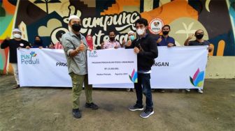 PLN Serahkan Bantuan ke Kampung Sejahtera Medan