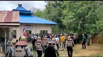 Rusak dan Bakar Masjid Ahmadiyah di Sintang, 10 Terduga Pelaku Diciduk Polisi