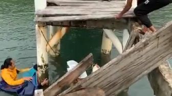 Dermaga Cidaun Ambruk, Tiga Wisatawan Ujung Kulon Jatuh ke Laut