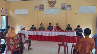 Sambut HUT RI, Warga di Lampung Selatan Malah Kibarkan Bendera HTI di Rumahnya