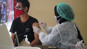 Vaksinasi Ribuan UMKM dan Masyarakat, HIPMI Kota Tangerang Diganjar Apresiasi