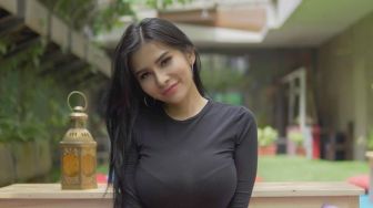Intip Potret Ranjang Milik Maria Vania, Ada Benda Wajib Buat 'Itu'