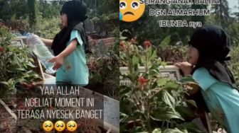 Bocah Rindu Ibunda, Tingkahnya saat Ziarah ke Makam Bikin Tak Kuat Menahan Air Mata