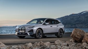 BMW Group Kucurkan Tambahan Investasi untuk Produksi Baterai dan Mobil Listrik