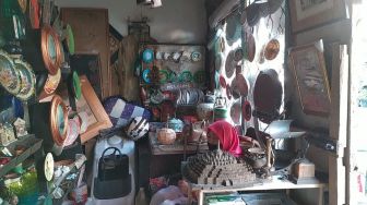 Curhatan Penjual Barang Antik di Semarang, Terpaksa Hutang untuk Beli Bensin dan Makan