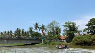 Pria Paruh Baya Tenggelam Saat Mancing di Kali Ciherang Bekasi