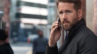 Sinopsis The Hitmans Bodyguard: Ryan Reynolds Dapat Tugas Lindungi Musuh Sendiri