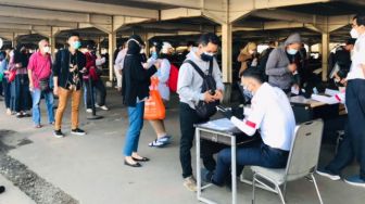 Mulai Hari Ini, Naik KRL di Stasiun Bogor Wajib Tunjukan Kartu Vaksin Covid-19