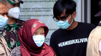 Keluarga korban tewas dalam peristiwa kebakaran di Lembaga Pemasyarakatan (Lapas) Kelas I Tangerang mulai mendatangi crisis center, Banten, Rabu (8/9). [Suara.com/ Hilal Rauda Fiqry]