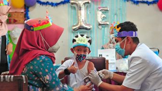 Imunisasi Campak dengan Tema Pesta Ulang Tahun