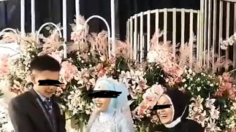VIRAL The Power Of Emak-emak Kondangan Pakai Daster, Netizen Nobatkan Sebagai Pahlawan