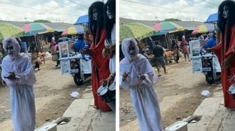 Viral Penghasilan Pengamen Berdandan Hantu, Publik: Lebih Mulia dari Tikus Berdasi