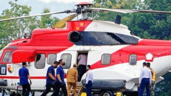 Presiden Jokowi Lanjutkan Perjalanan ke Wajo Menggunakan Helikopter Super Puma