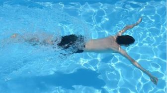 5 Manfaat Berenang, Bisa Jadi Cara Menurunkan Berat Badan