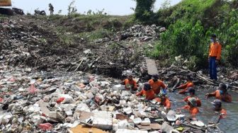 Tanjungpinang Darurat Sampah di Pesisir, Menumpuk Hingga 3,5 meter