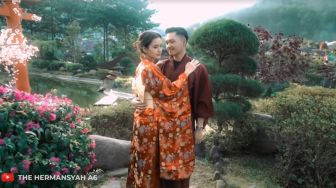 Pemotretan Bak Prewedding, 7 Gaya Pacaran Sarah Menzel dan Azriel Hermansyah