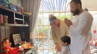 Saif Ali Khan dan Kareena Kapoor Rayakan Ganesh Chaturthi, Taimur Imut Banget