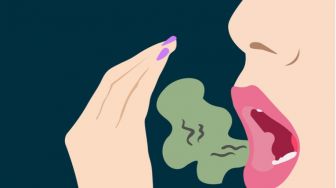 8 Cara Menghilangkan Bau Mulut, Jangan Makan Permen!