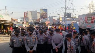 Antisipasi Konflik, Polri-TNI Bersiaga di Pembangunan Pasar Jungjang