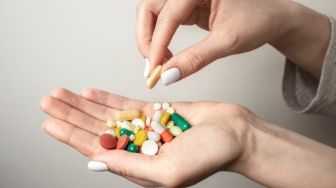 Cek Obat Virus Corona dan Harganya