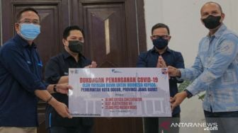 Erick Thohir Serahkan Bantuan Alat Kesehatan ke Pemkot Bogor