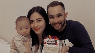 9 Potret Baby Harlan Anak Enji Mantan Suami Ayu Ting Ting, Disebut Mirip Bilqis