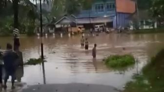 Warga Ungkap Penyebab Banjir Rangkas Bitung, Minta Pemerintah Beri Solusi