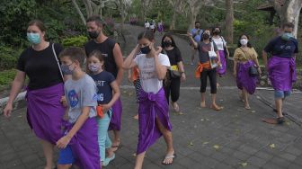 Uji Coba Pembukaan Objek Wisata Uluwatu Bali