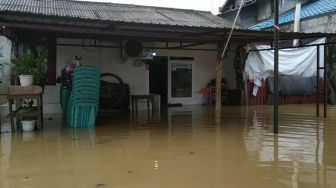 Kisah Rosdiah 18 Tahun Tinggal di Jalan Padat Karya, Baru Ini Merasakan Banjir di Rumahnya