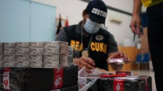 Rokok Ilegal Senilai Rp14 M Diamankan Bea Cukai Kepri di Selat Singapura