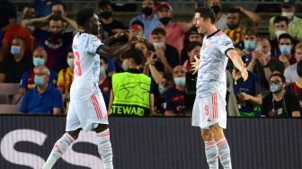 Lewandowski Cetak Brace, Bayern Munich Bantai Barcelona 3-0 di Camp Nou